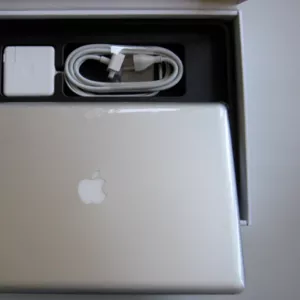 Apple MacBook Pro 17-дюймовый 2, 2 ГГц четырехъядерного процессора Inte