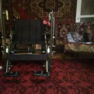 Инвалидное кресло-каляска.