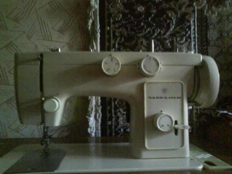 Многоопирационная швейная машина