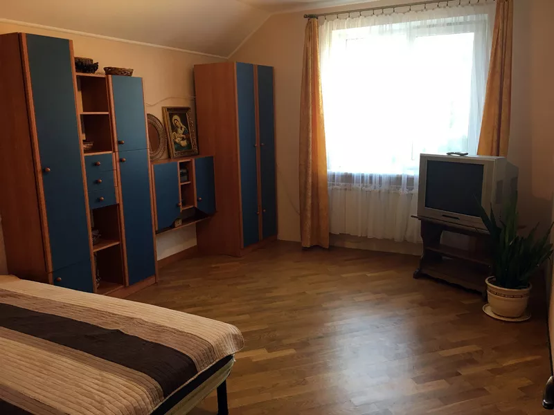 Продается дом с гостевым домиком в центре г.Тернополь (участок 5, 13 со 26