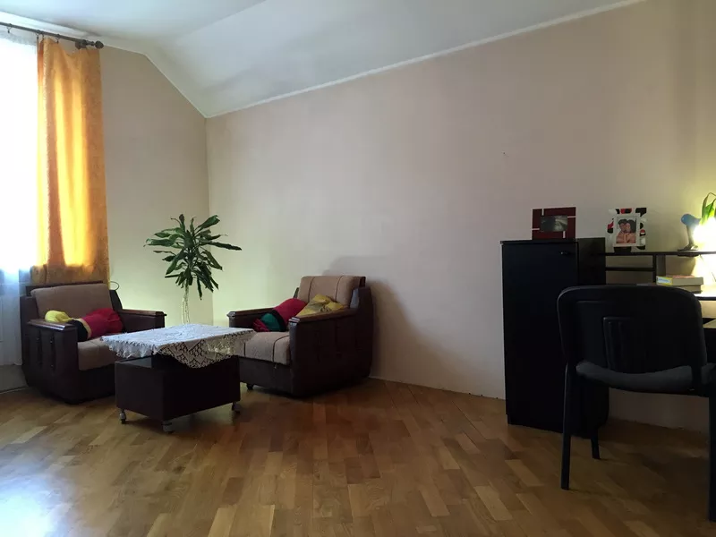Продается дом с гостевым домиком в центре г.Тернополь (участок 5, 13 со 27