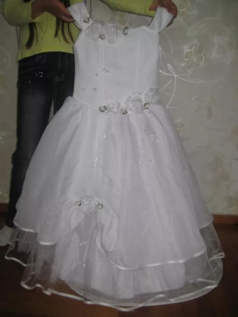 Продается біле платтячко для дівчинки